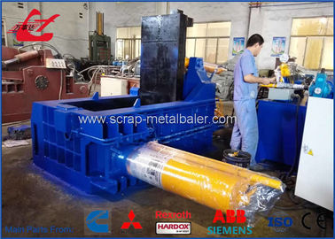 25MPa धातु स्क्रैप Baling प्रेस मशीन, स्क्रैप धातु पुनर्चक्रण मशीन 250 × 250mm गठरी आकार